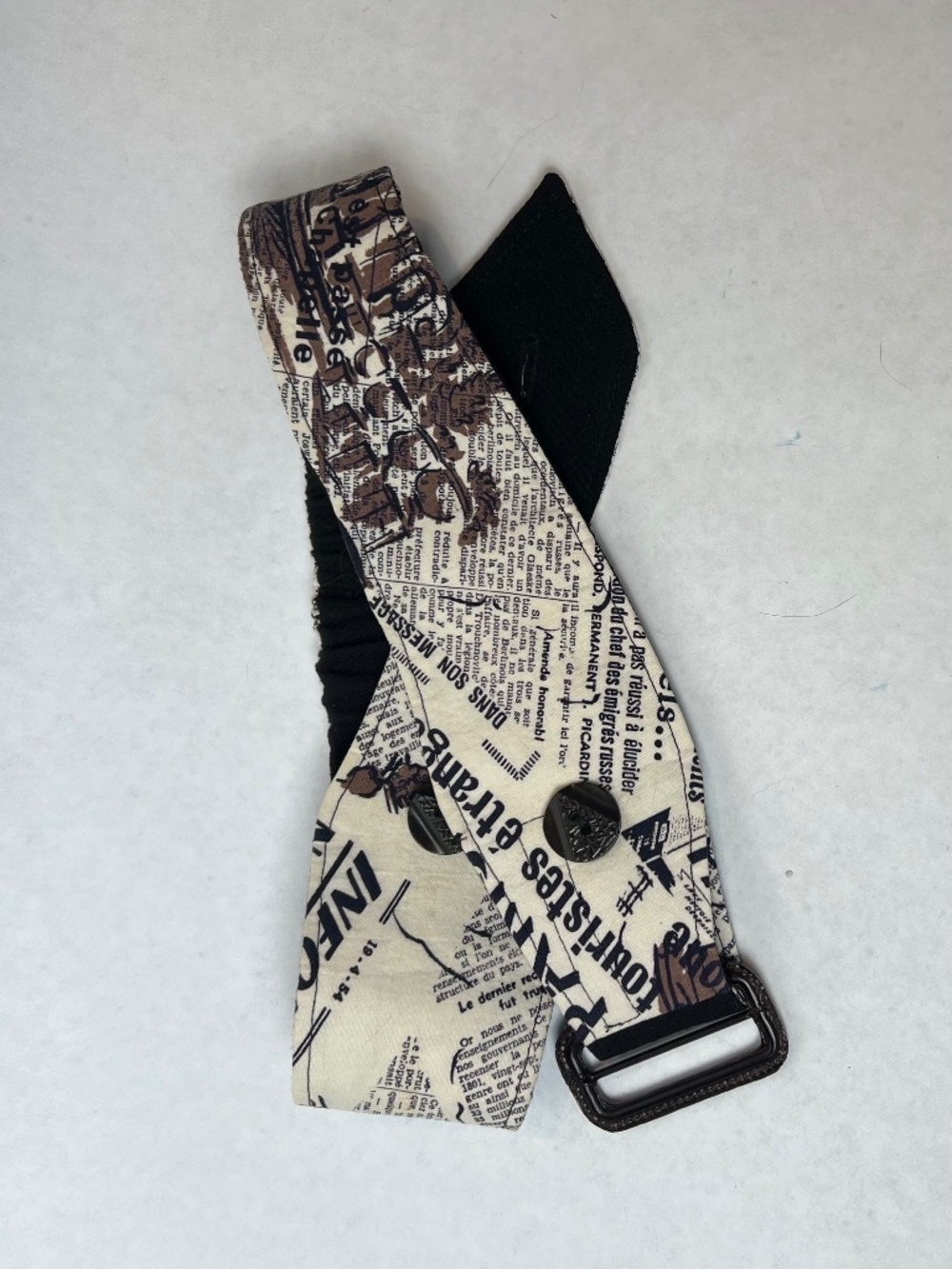 One-of-a-Kind Handmade Reversible Cinch Belt โ Newspaper Print & Solid Black - Picture 3 of 4